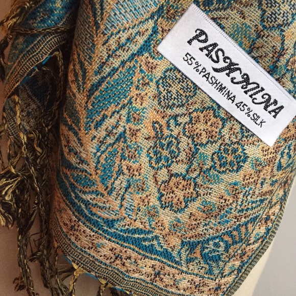 Turquoise Paisley Pashmina - Picture 5 of 6